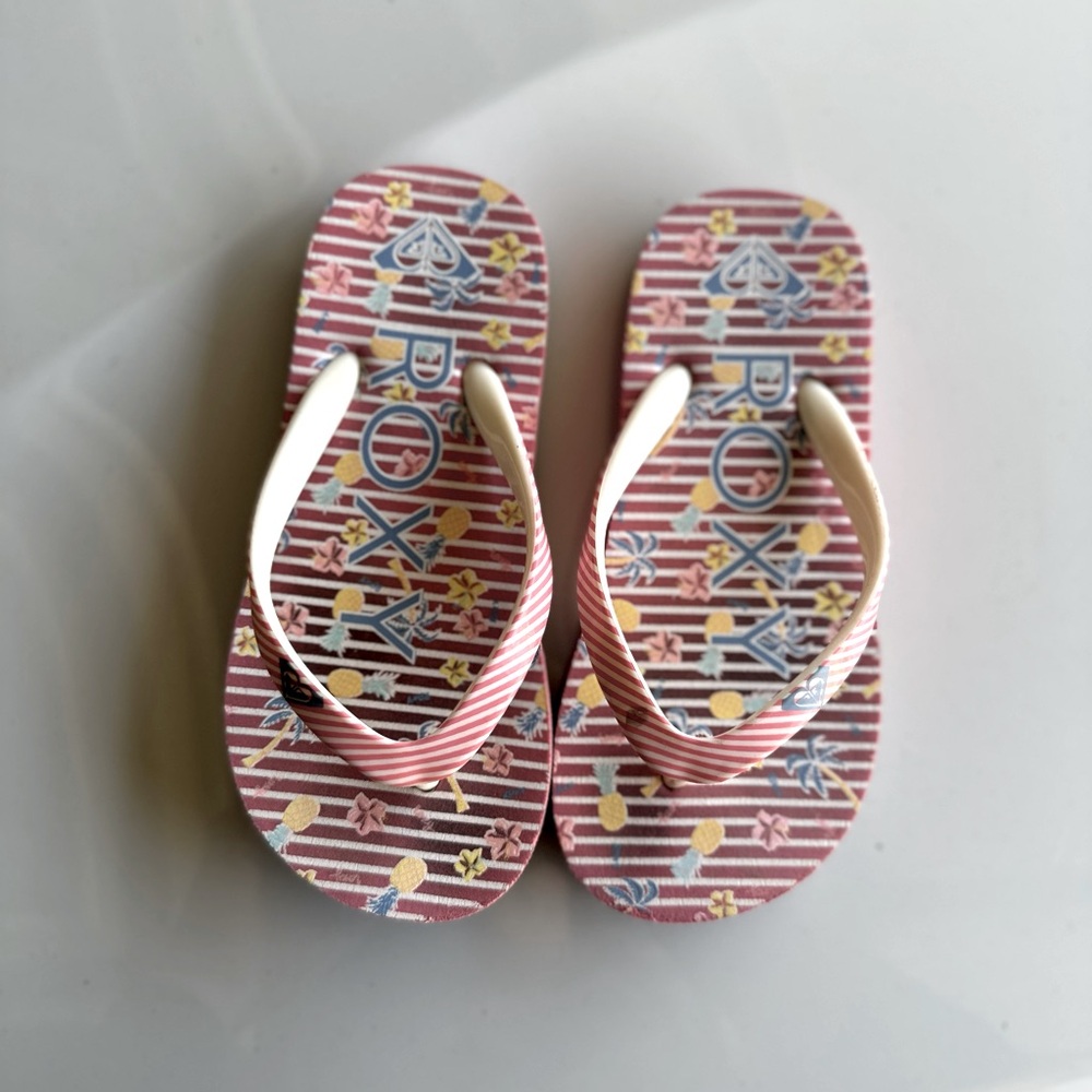 Roxy Girls Flip Flops 9/10